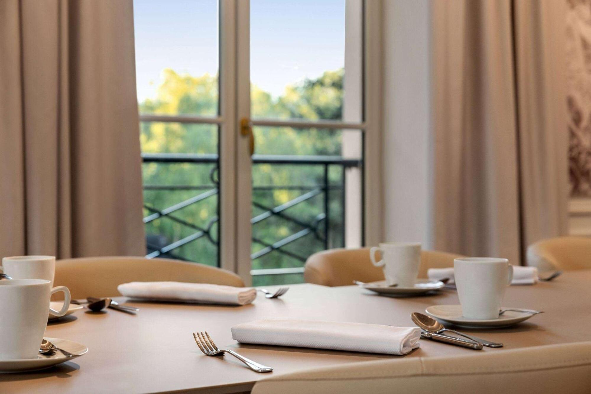 Dolce By Wyndham Versailles - Domaine Du Montcel Jouy-en-Josas Exterior foto